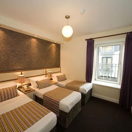 Hotel The White Lady 2*