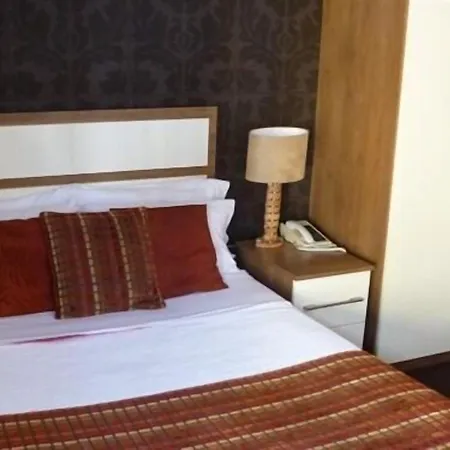 The White Lady 2* Kinsale