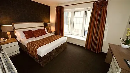 The White Lady 2* Kinsale