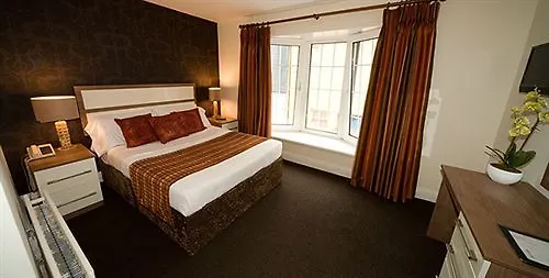 The White Lady 2* Kinsale